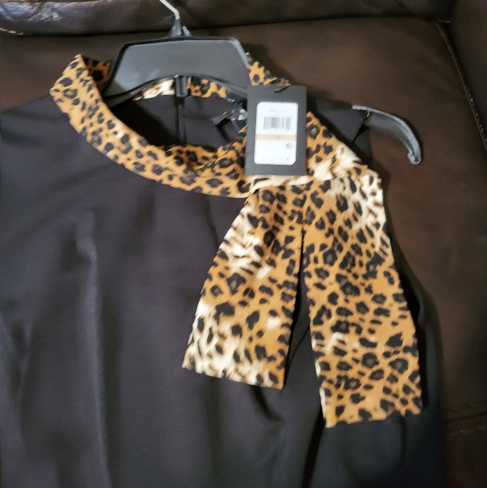 Black dress w/ leopard built in scarf  trimming